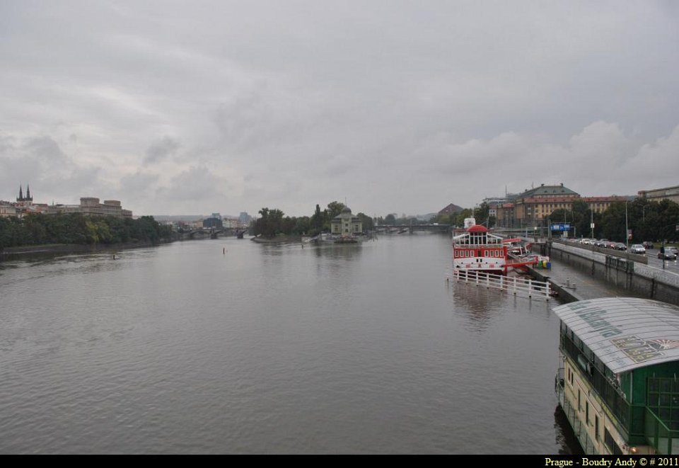 Prague - au bord de la Vltava Moldau 001